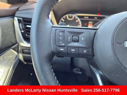 Used 2023 Nissan Rogue SV FWD image 21