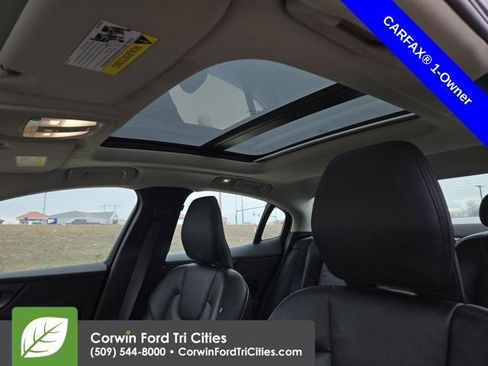 Used 2024 Volvo S60 B5 Plus image 27