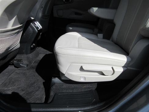 Used 2023 Kia Sorento SX AWD/4WD image 26
