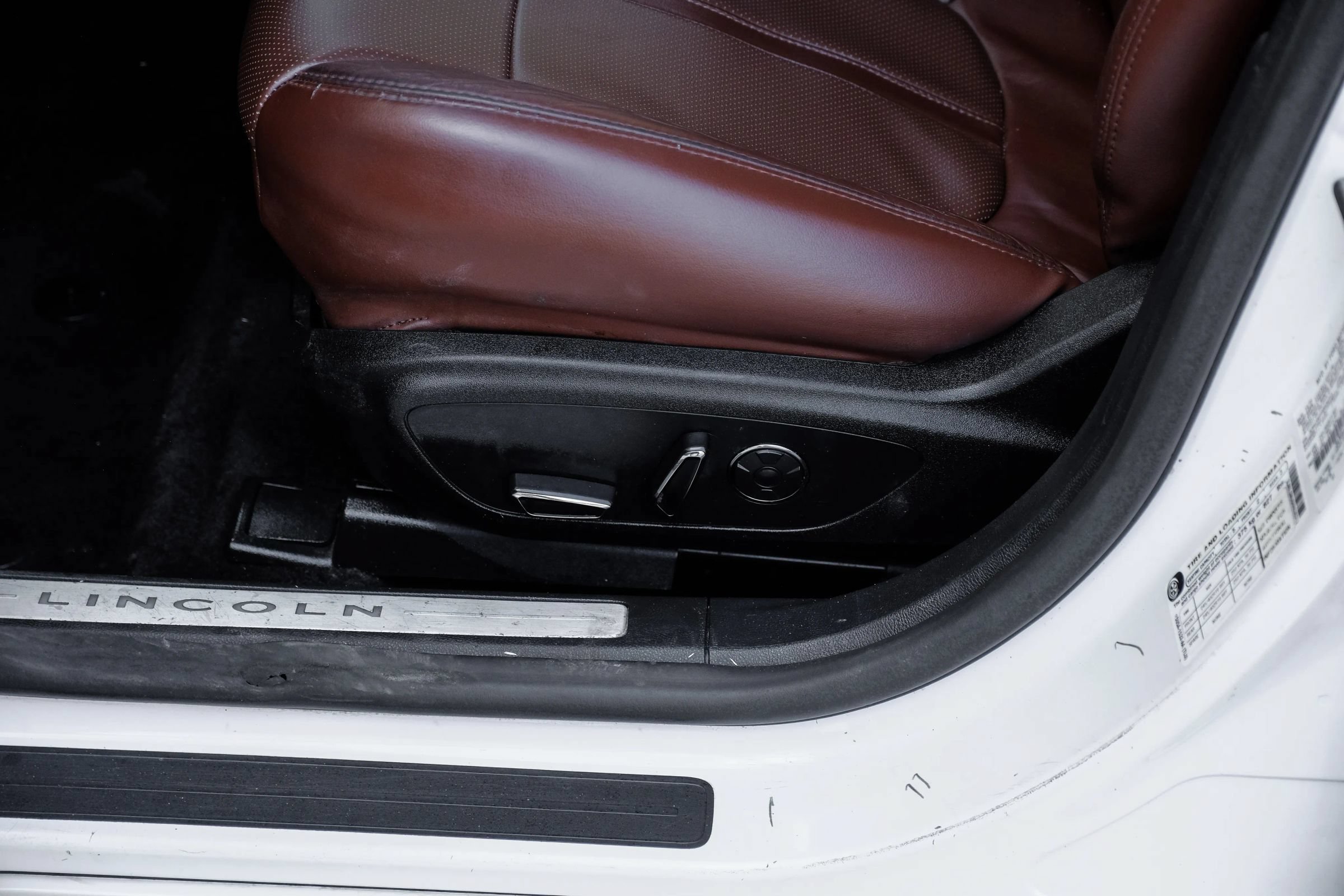 Used 2017 Lincoln MKZ Reserve FWD image 38