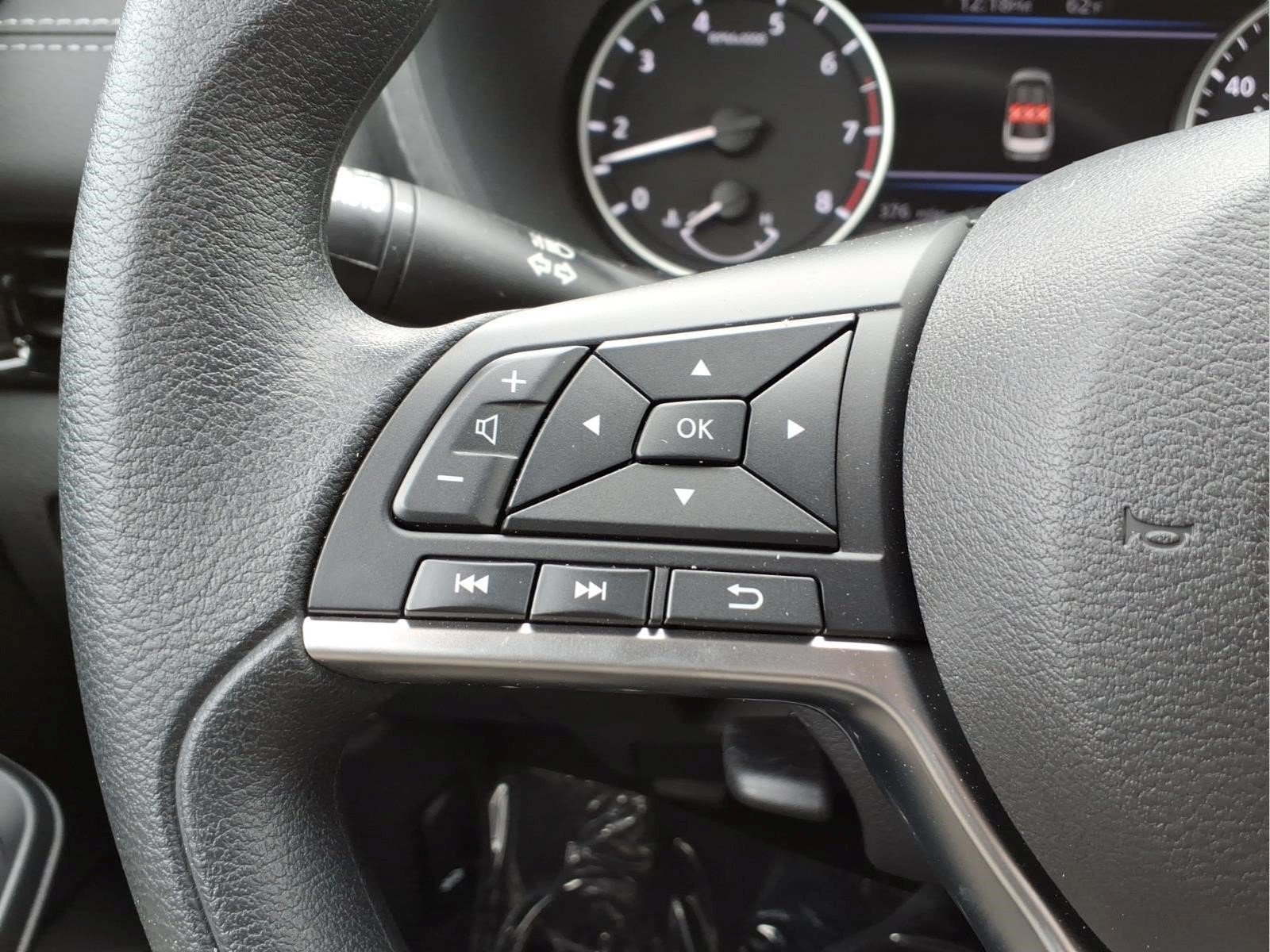 Certified 2025 Nissan Sentra SV FWD image 15
