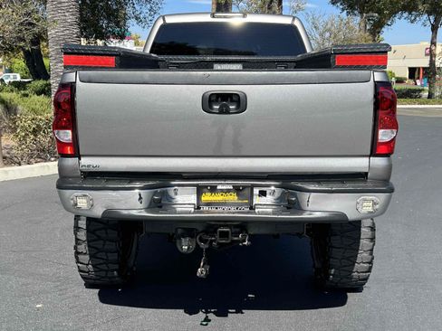 Used 2006 Chevrolet Silverado 3500 LT w/ Heavy-Duty Power Package AWD/4WD image 22