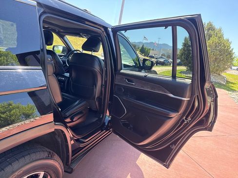 Used 2024 Jeep Grand Cherokee L Limited w/ Luxury Tech Group II AWD/4WD image 25