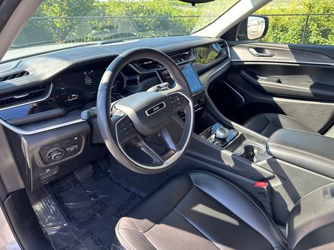Used 2024 Jeep Grand Cherokee Limited 4xe AWD/4WD image 8