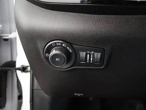 Used 2025 Jeep Compass Trailhawk AWD/4WD image 36