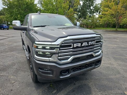 Used 2025 RAM 2500 Laramie AWD/4WD image 8