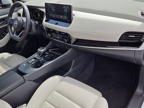 Used 2024 Nissan Rogue SL w/ SL Premium Package image 14