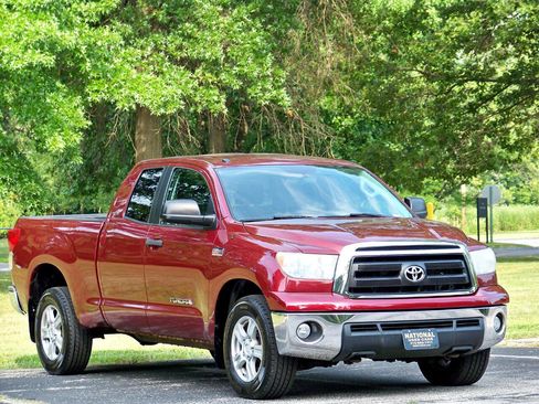 Used 2010 Toyota Tundra 4x4 Double Cab image 2