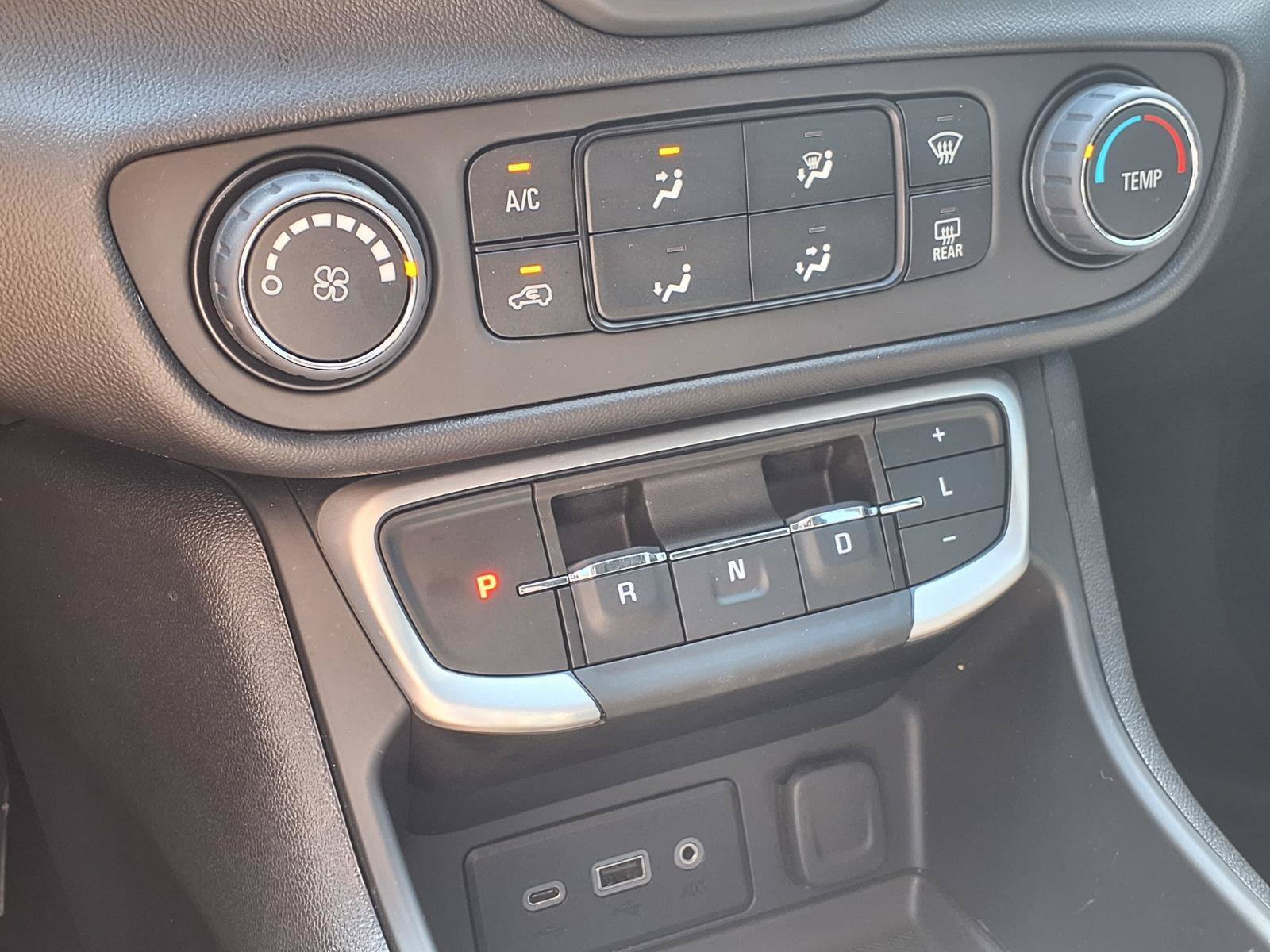 Used 2024 GMC Terrain SLE FWD image 13