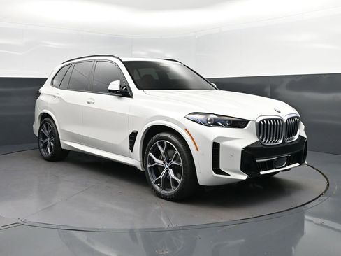 Certified 2026 BMW X5 xDrive40i w/ M Sport Package AWD/4WD image 9