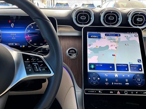 Certified 2025 Mercedes-Benz GLC 300 GLC 300 image 7