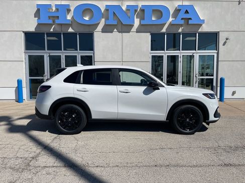 New 2026 Honda HR-V Sport image 4