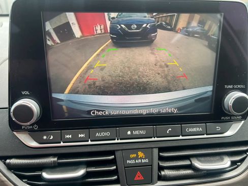 Used 2024 Nissan Altima 2.5 SV FWD image 24