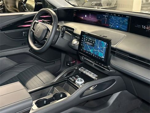 New 2026 Lincoln Nautilus Reserve image 5