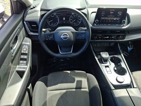 Certified 2025 Nissan Rogue SV AWD/4WD image 12