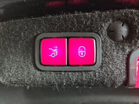 Used 2019 Mercedes-Benz C 300 4MATIC Sedan image 33