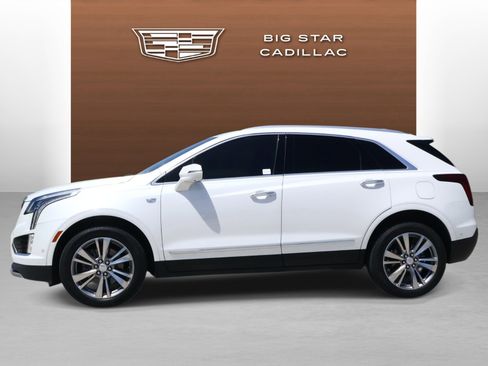 Used 2024 Cadillac XT5 Premium Luxury w/ Technology Package FWD image 2