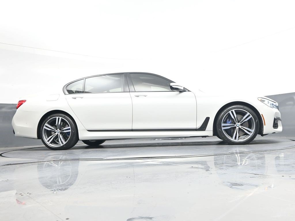 Used 2019 BMW 750i xDrive w/ Executive Package AWD/4WD image 30