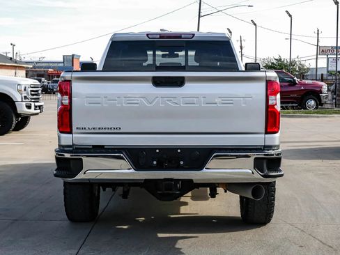 Used 2022 Chevrolet Silverado 3500 LTZ w/ LTZ Convenience Package AWD/4WD image 7