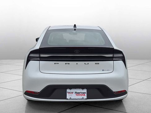 New 2026 Toyota Prius SE image 4