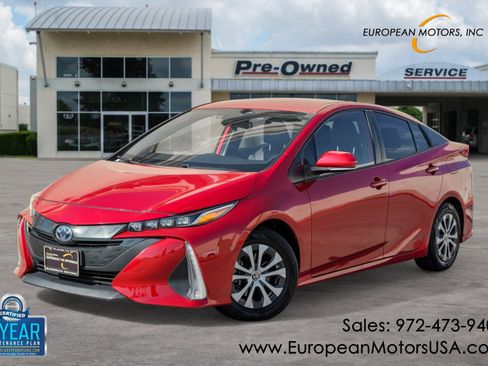 Used 2021 Toyota Prius Prime XLE image 1