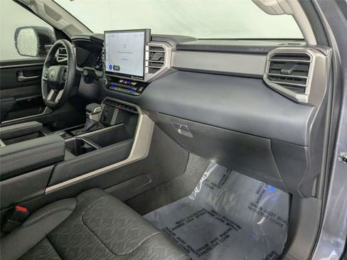 Used 2024 Toyota Tundra Limited AWD/4WD image 25