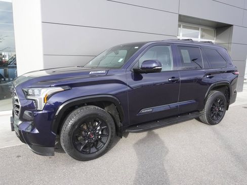 Used 2024 Toyota Sequoia Platinum image 3