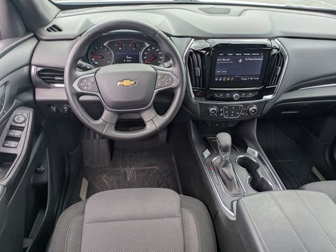 Used 2023 Chevrolet Traverse LT image 18