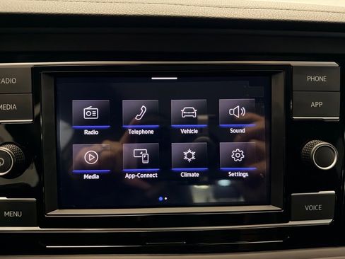 Used 2023 Volkswagen Jetta SE image 20