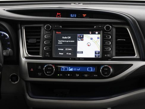 Used 2019 Toyota Highlander Limited AWD/4WD image 15