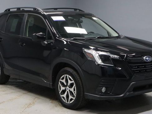 Used 2022 Subaru Forester Premium image 1