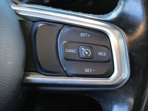 Used 2019 Jeep Wrangler Unlimited Sahara image 15