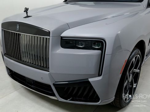 Used 2026 Rolls-Royce Cullinan Black Badge AWD/4WD image 43