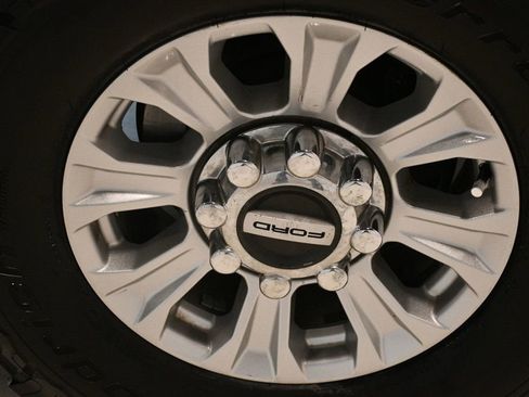 Used 2020 Ford F250 XLT w/ Snow Plow Prep Package image 20