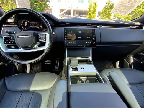 Certified 2024 Land Rover Range Rover SE AWD/4WD image 15