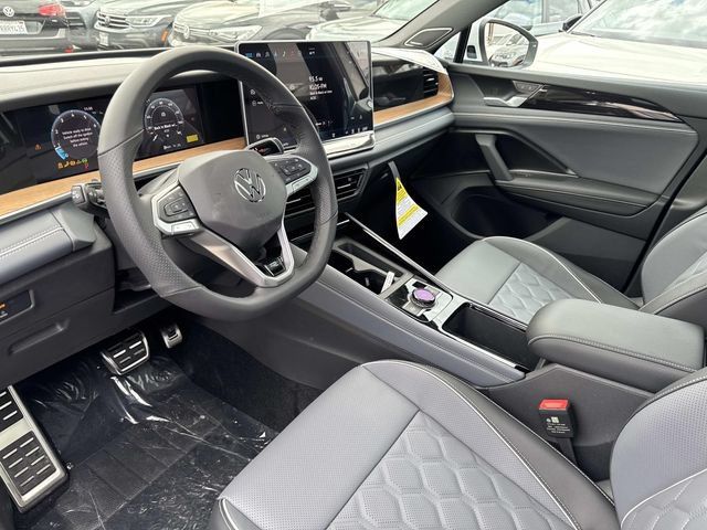 New 2026 Volkswagen Tiguan SEL R-Line AWD/4WD image 13