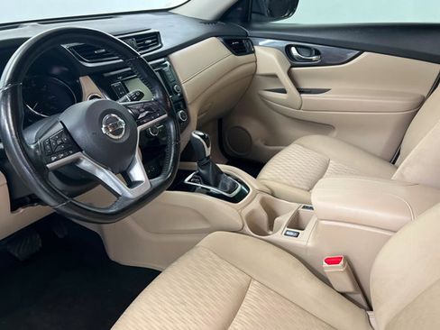 Used 2020 Nissan Rogue SV image 15