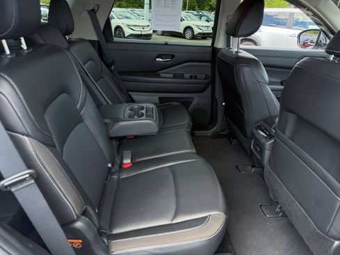 Certified 2024 Nissan Pathfinder SL AWD/4WD image 15