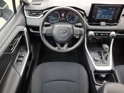 Certified 2021 Toyota RAV4 LE image 11