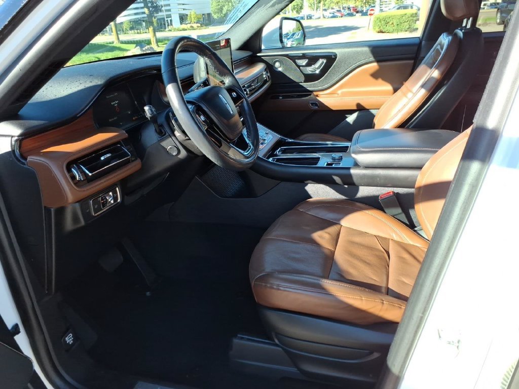 Used 2022 Lincoln Aviator Reserve w/ Equipment Group 201A AWD/4WD image 10