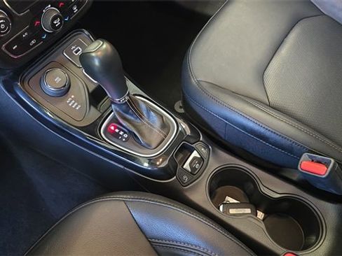 Used 2019 Jeep Compass Limited image 24