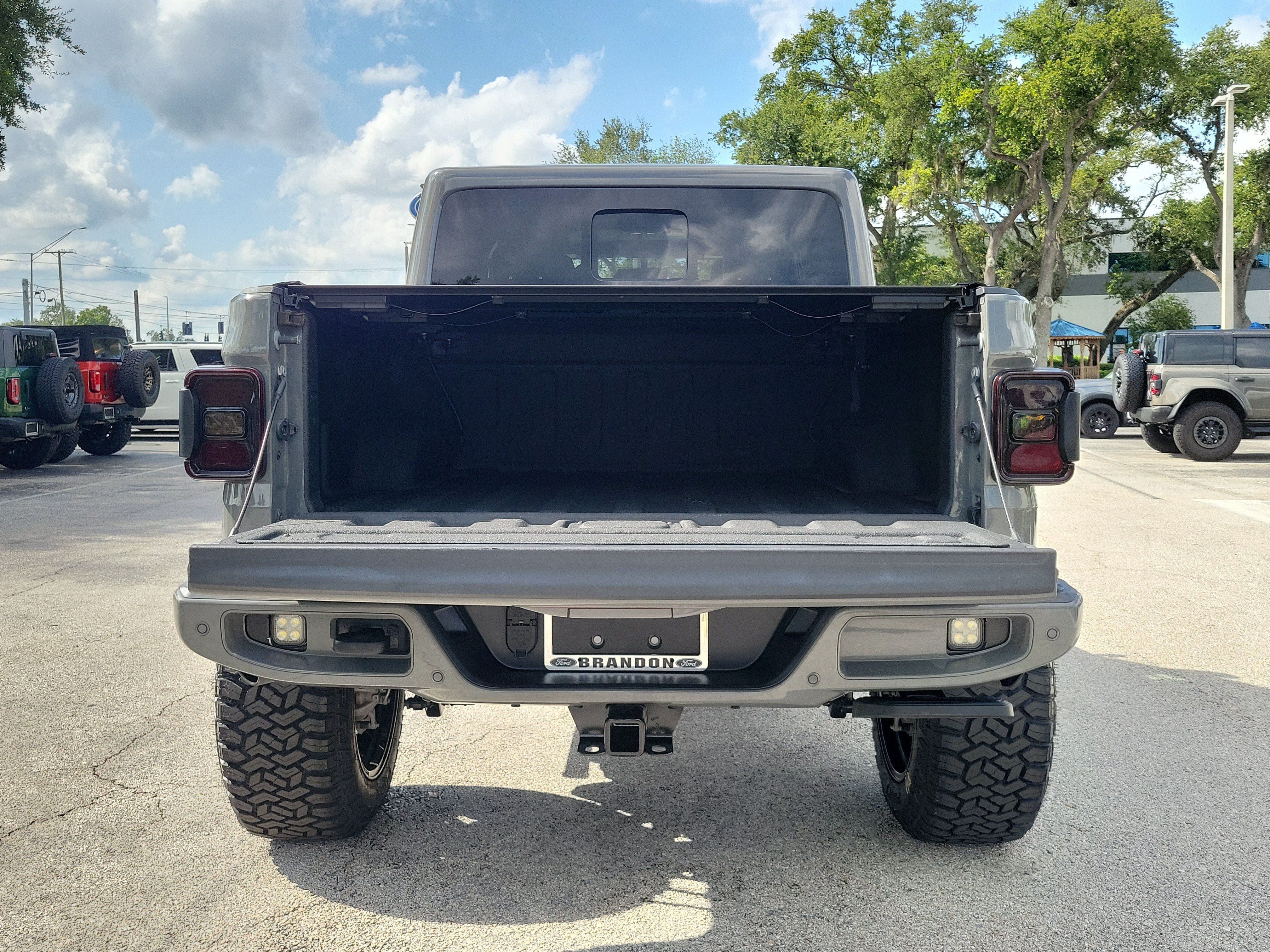 Used 2022 Jeep Gladiator Overland AWD/4WD image 10