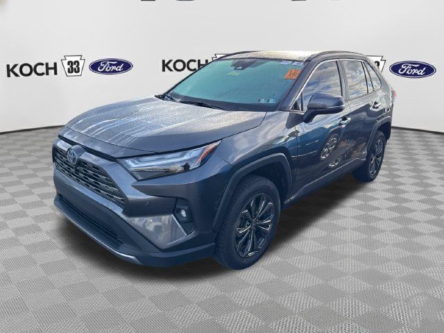 Used 2022 Toyota RAV4 Limited AWD/4WD image 3