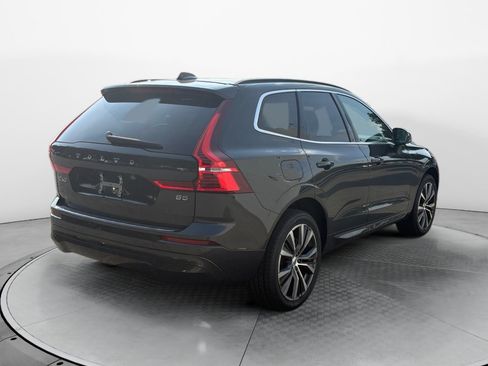 Used 2022 Volvo XC60 B5 Momentum w/ Protection Package Premier FWD image 7