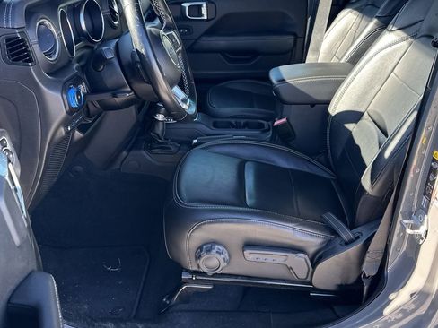 Used 2022 Jeep Wrangler Unlimited Sahara w/ Safety Group image 9