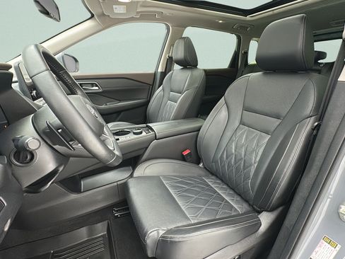 Used 2023 Nissan Rogue Platinum w/ Platinum Premium Package AWD/4WD image 13