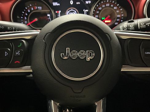 Used 2021 Jeep Wrangler Rubicon AWD/4WD image 15