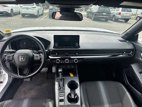 Used 2023 Honda Civic Sport image 15