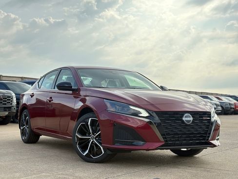 New 2025 Nissan Altima 2.5 SR w/ SR Premium Package image 2