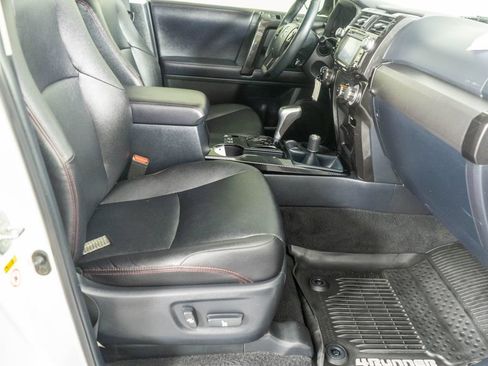 Used 2018 Toyota 4Runner TRD Off-Road Premium AWD/4WD image 8